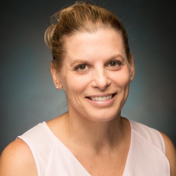 Headshot of Amanda Salacinski.